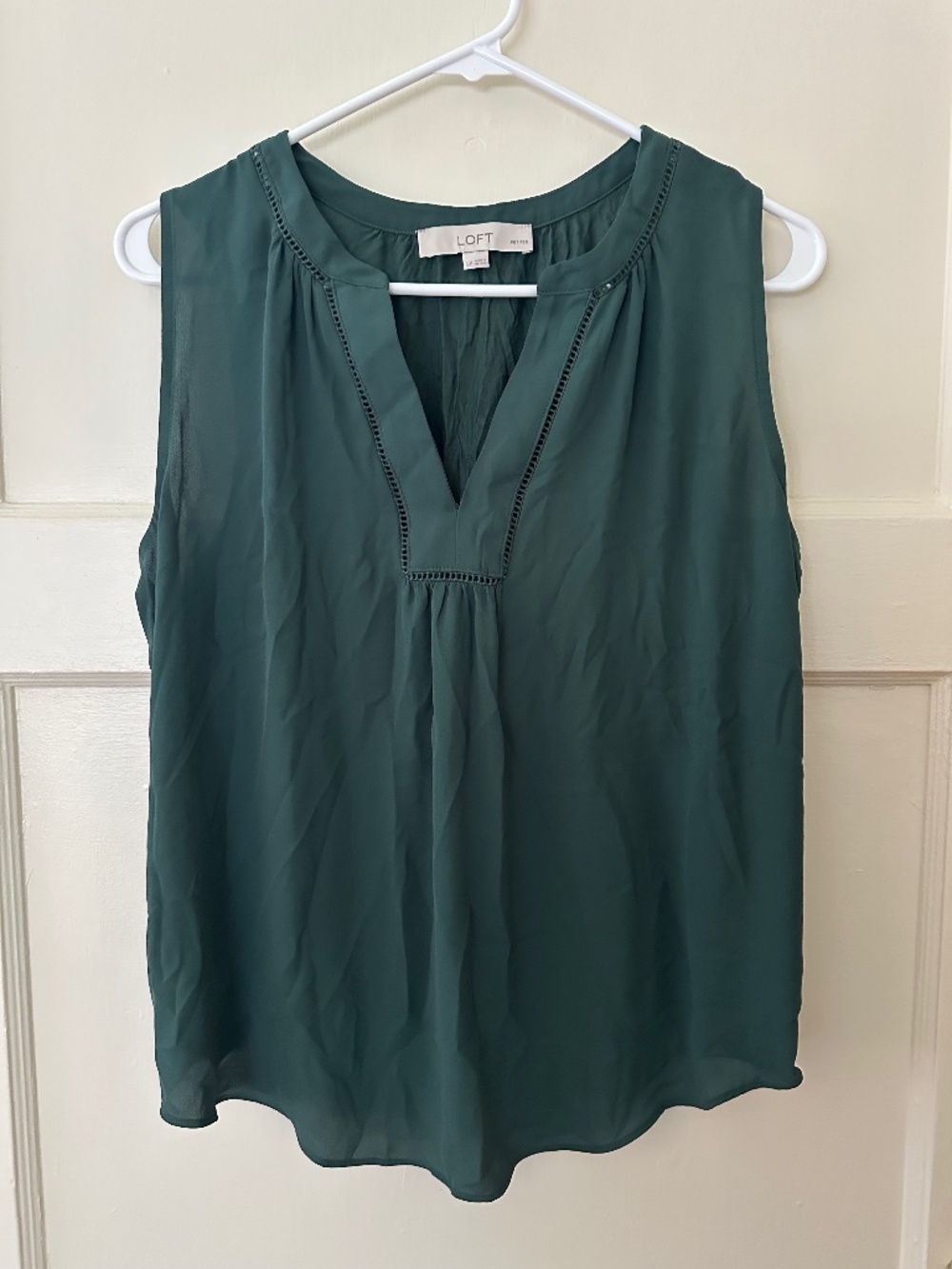 LOFT Mixed Media Green Sleeveless Top - Large Petite (LP)